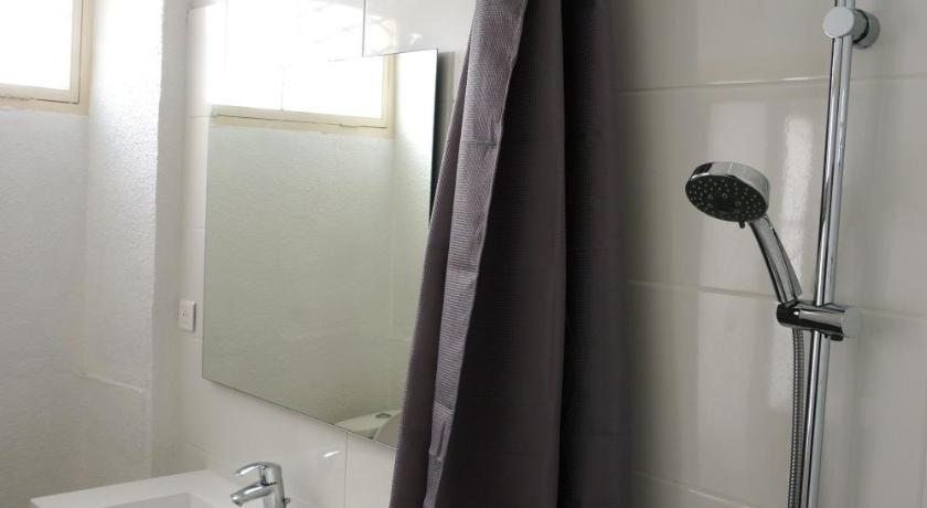 Image of Bed in 6-Bed Female Dormitory Room (women only) 4