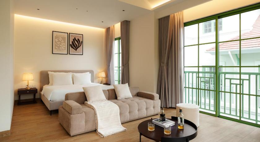 Biệt Thự Có Hồ Bơi Riêng (Villa with Private Pool)