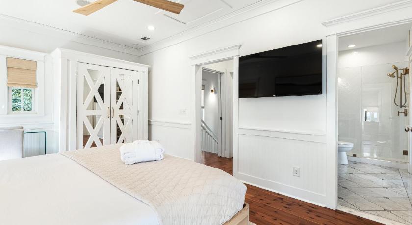 海格罗夫海滩 (FL) Fin and Tonic - Magnolia Cottages 3 BR, Heated Community Pool, Bikes 3星级 住宿 景观