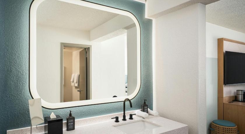 Image of Newly Renovated, Guest room, 2 Queen 2