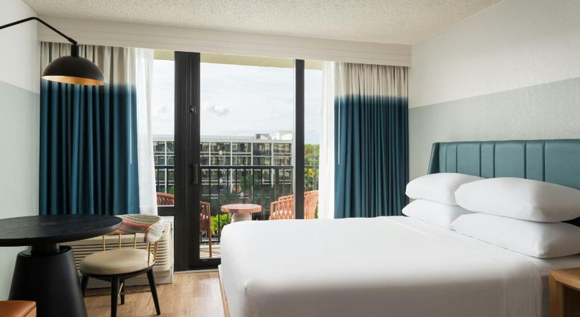 Image of Queen Room with Two Queen Beds - Pool View 3