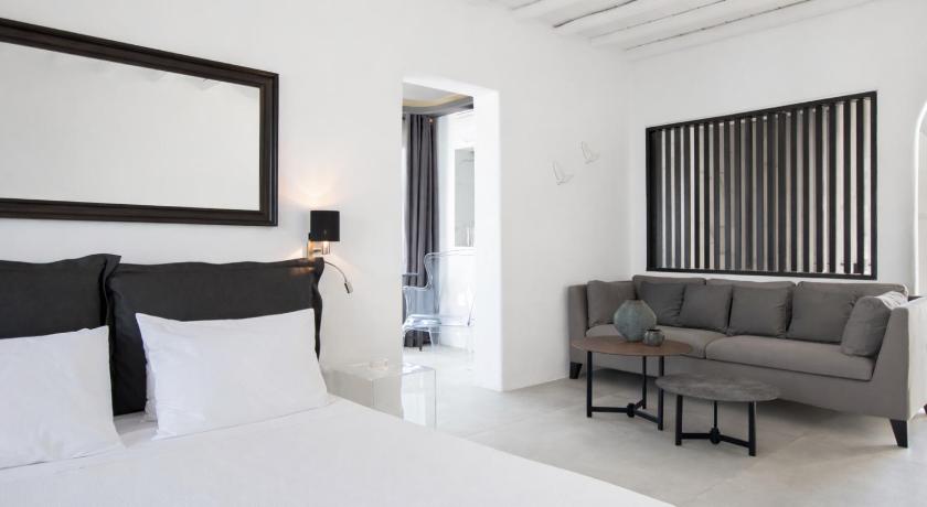 Image of Deluxe Suite with Sea View 9