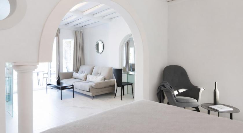 Image of Deluxe Suite with Sea View 12