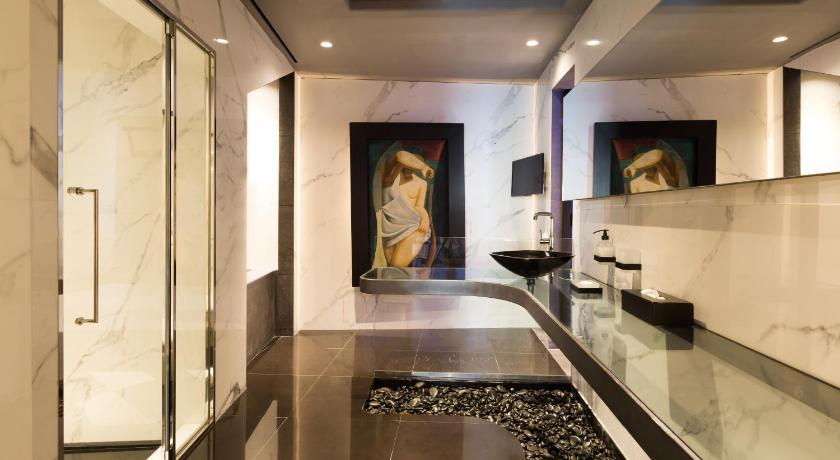 Image of Hideaway Villa with Infinity Private Pool 2