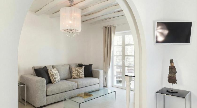 Image of Suite with Pool 15