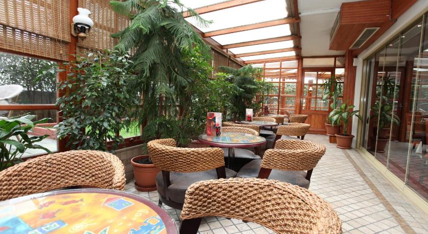 Güneş Hotel Merter - image 2