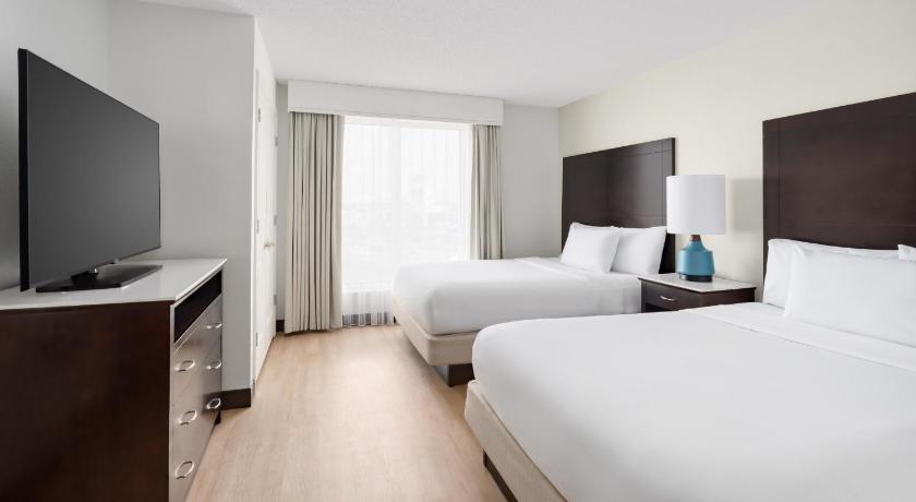 Image of Queen Suite with Two Queen Bed with Balcony 1