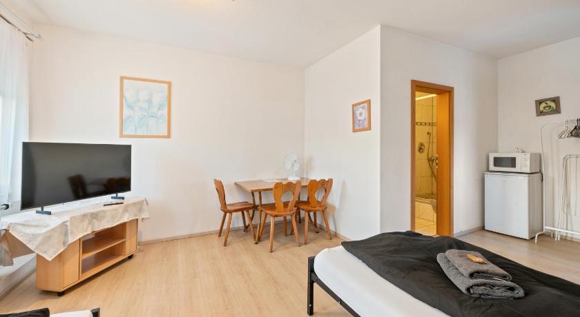 Monteurzimmer Haus 6 Nebringen fur bis zu 12 Personen - Kuche und Parkplatze vorhanden