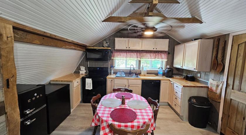 オークハーバー Cozy 1-bedroom apartment in wonderful Oak Harbor with AC 2つ星 宿泊施設 プール