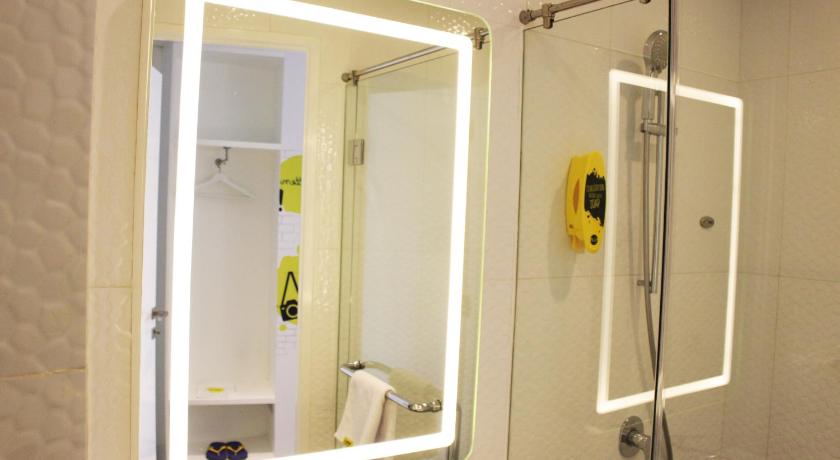 Image of Yello Room 2