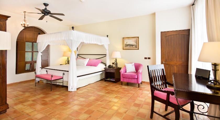 Image of Deluxe Room 1
