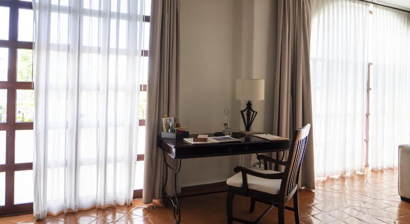 Image of Deluxe Room 10