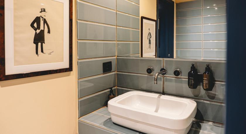 Image of Superior Suite 2