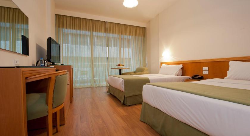 Image of Classic Twin 1