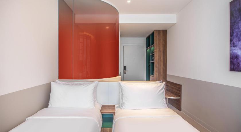 Image of 2 Twin Beds City View 3