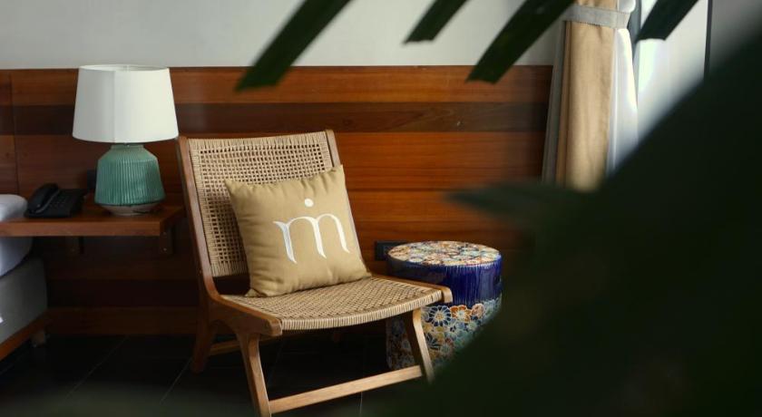 Image of Executive suite 17