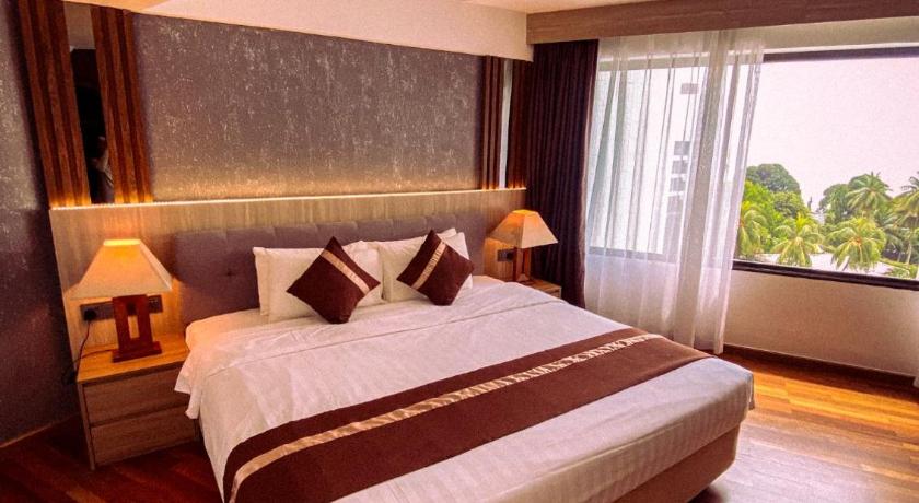 Image of Executive Suite 8