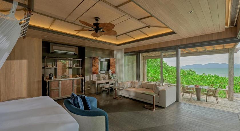 Image of Beachfront Pool Villa 4