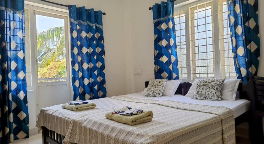 Twin Room with Private Bathroom
