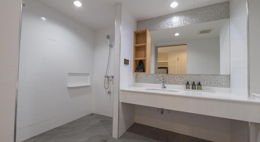 Image of Superior Twin Beds - Mali Bldg 7