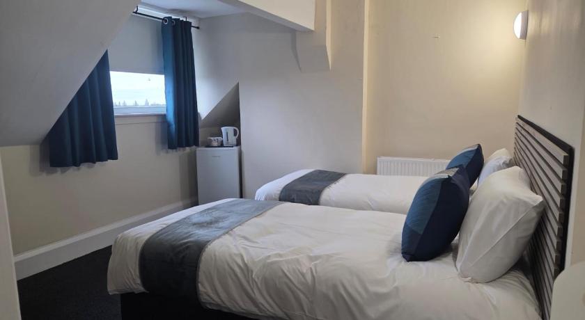 Image of Twin Room 1