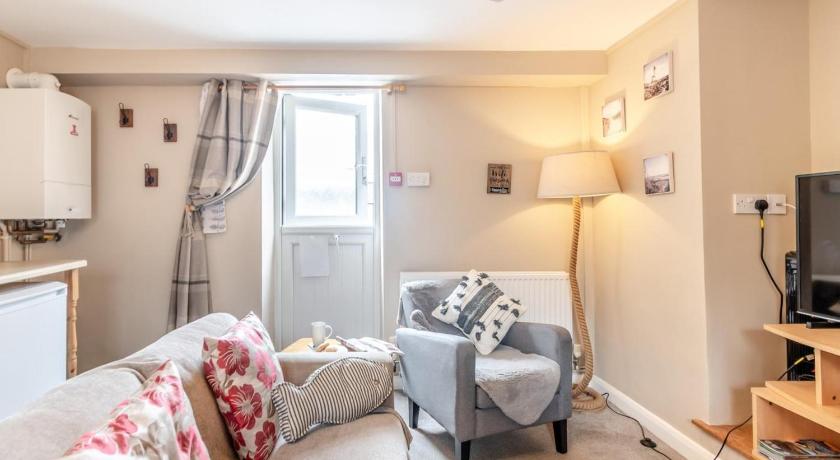 2 Bed in Cosheston oc-fb060
