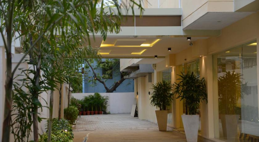 Blu Iris Hotel