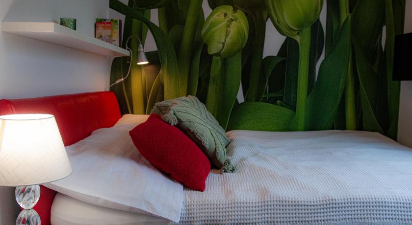 Image of Small Double Room 5