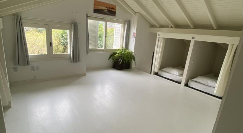 Image of Cama em Dormitório Misto com 11 Camas 6