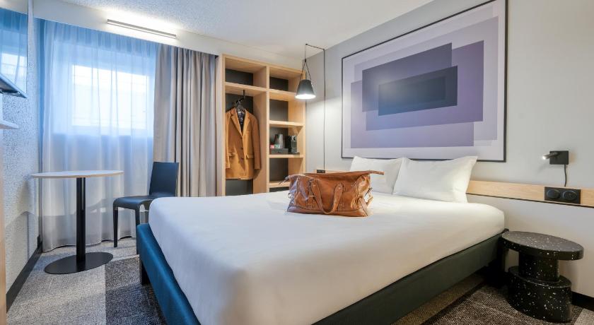 Image of Standard Comfort Room with a double bed and a courtesy tray 0