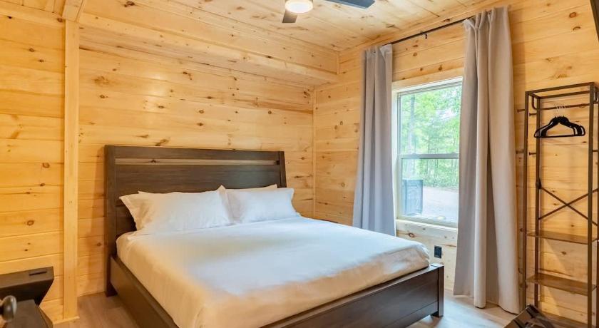 Zion Grove (TN) Green & Black Bear Cabins by Beyond Expectations 4-Star Accommodation suite