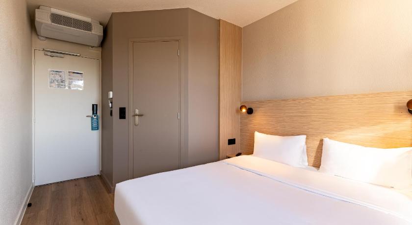صورة Standard Room - 1 Queen Bed 5