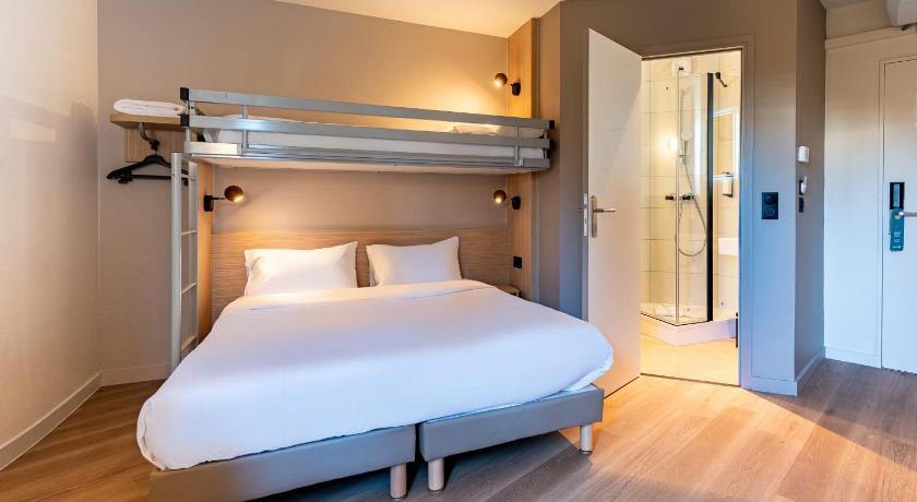 صورة Standard Room - 1 Queen Bed 1 Bunk Bed 1