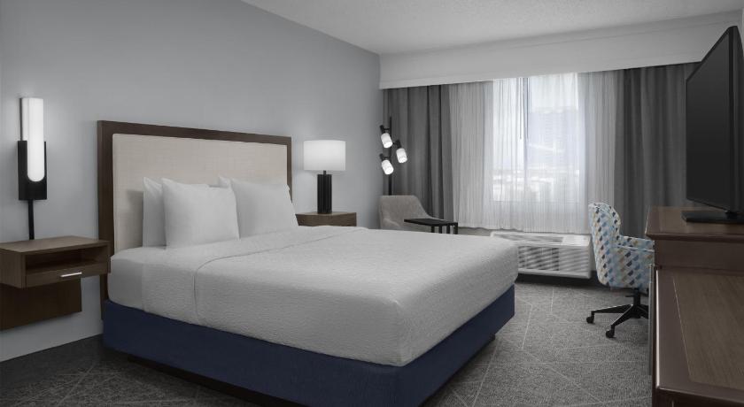 Image of 1 King Bed Nonsmoking 3