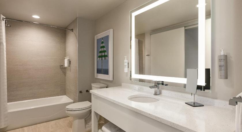 Image of 2 Queen Balcony 1 Bedroom Suite Gulf View 2
