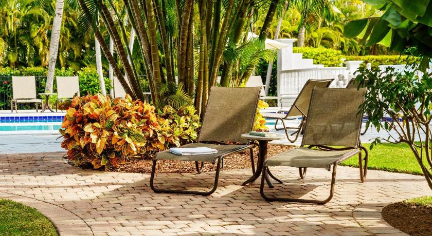 Olde Marco Island Inn and Suites photo