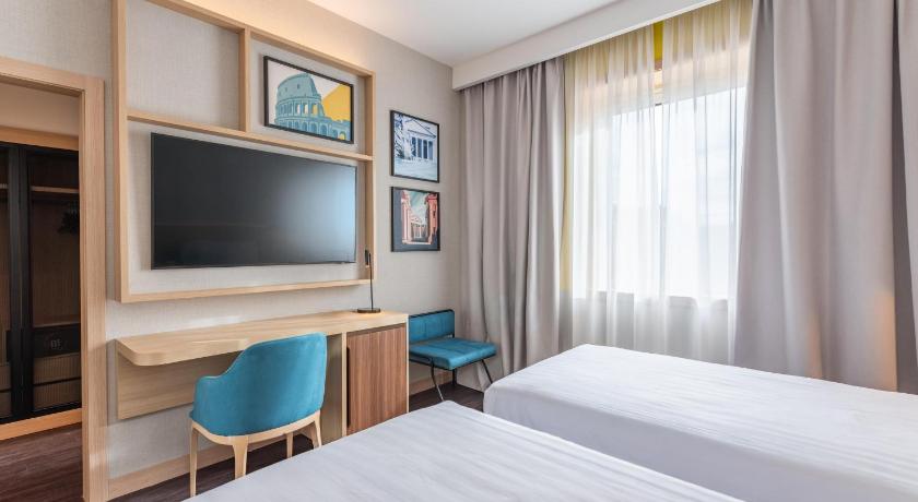 Image of Twin Room 4