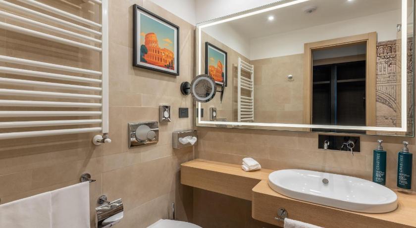 Image of King Room 10