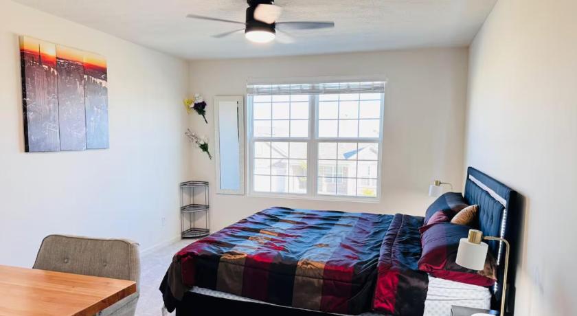 Indys 1 Private Bedroom in House Plainfield Near Airport