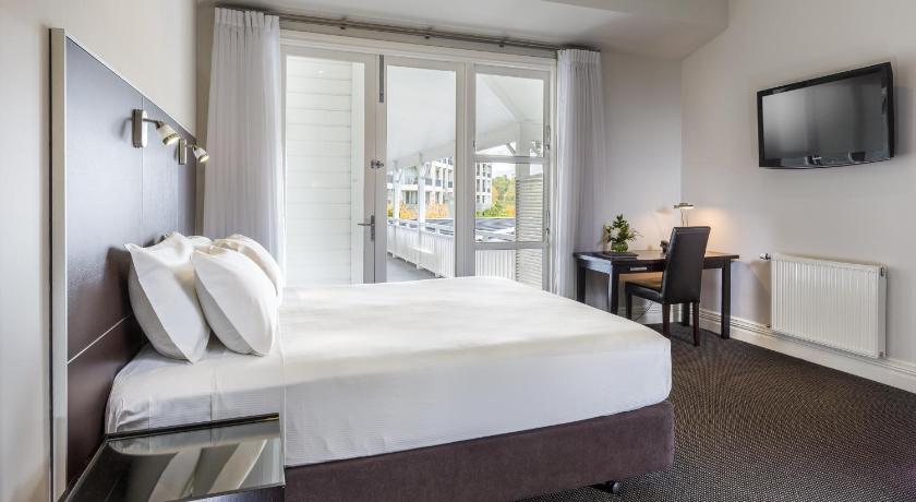 Image of King Hilton Heritage 1