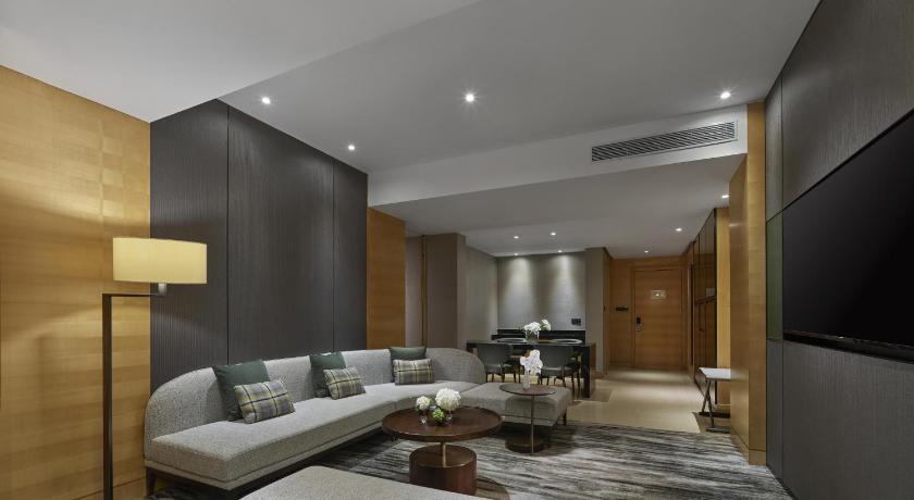 Image of 1 Bedroom Deluxe Suite 7