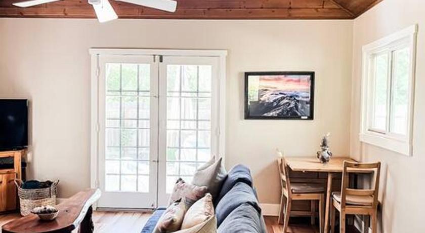 Idyllwild The Nest Serene Sanctuary w Hot Tub Fireplace Grill Hammock Outdoor Fire Feature Fully Fenced Yard A 4-Star Accommodation suite