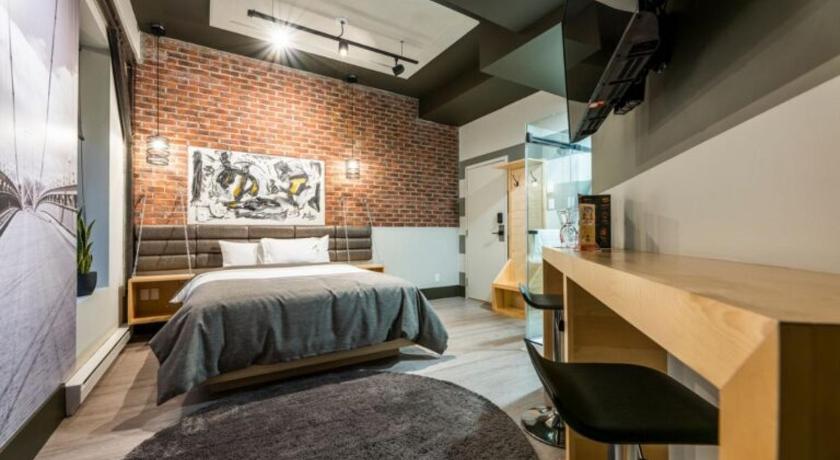 La Suite Hotel