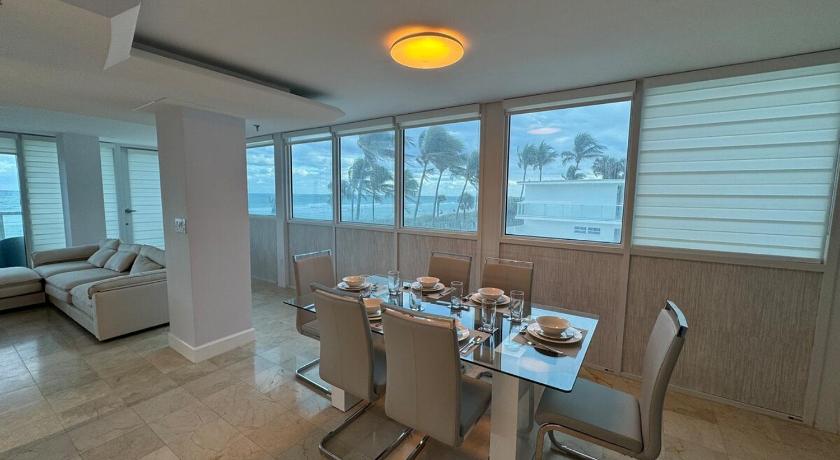 마이애미 비치 (FL) Beachfront two story apartment 2성급 숙소 전망