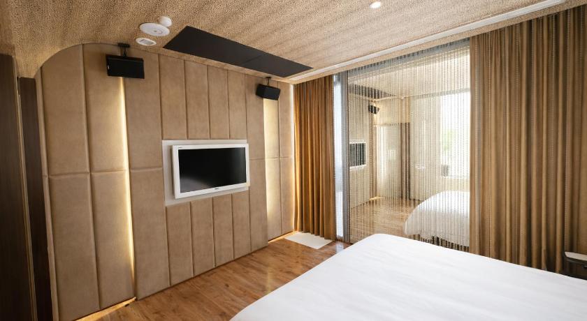 Image of Standard Double Room (Check-in after 15:00) 7