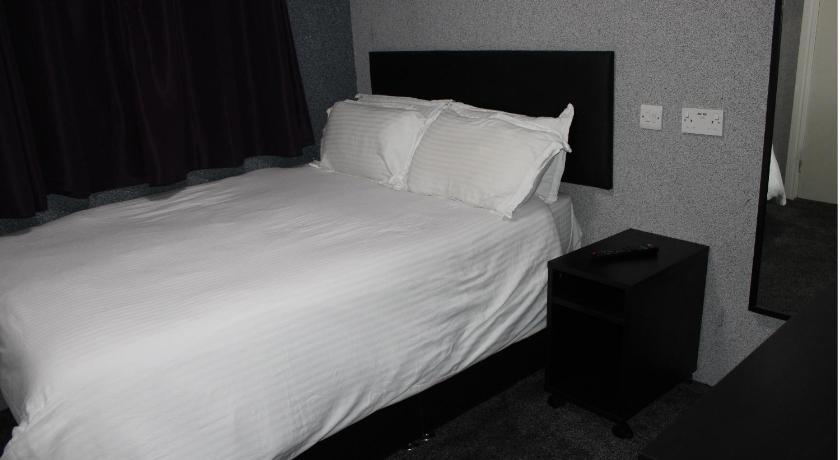 Premier Lodge photo