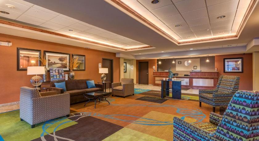 GRAND VISTA HOTEL-PARACHUTE photo