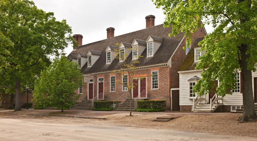 The Colonial Houses - A Colonial Williamsburg Hotel