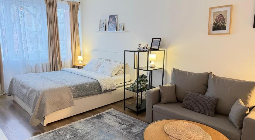 Church Hill Apartment