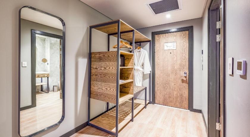 Image of Executive Room 8